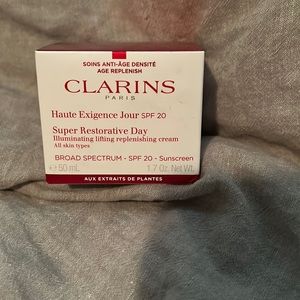 Clarins Super Restorative Day Cream